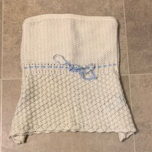 Hollister Cream and Blue Knit Top